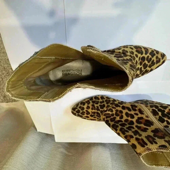 Kenneth Cole Reaction Cow Hide Ankle Boots - Picture 3 of 9